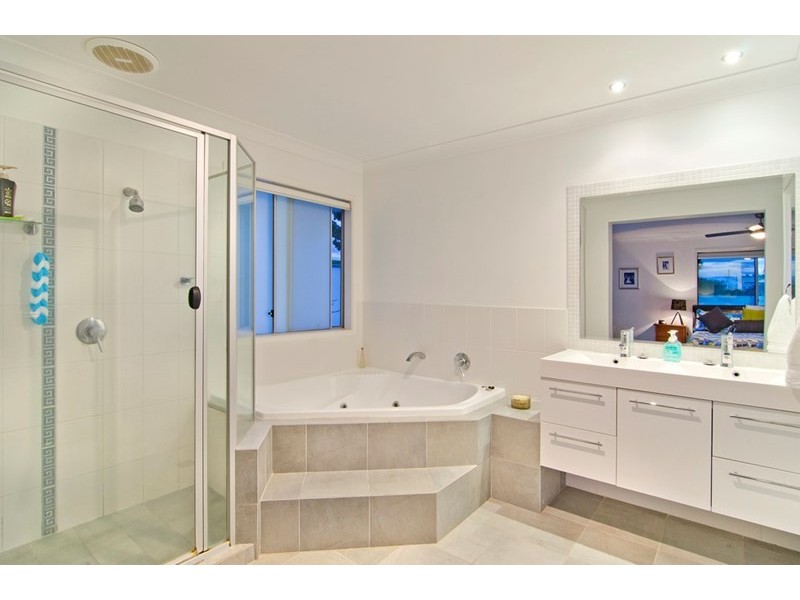 22 Sixth Avenue, Palm Beach QLD 4221