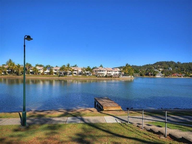 32 Pinon Close, Elanora QLD 4221