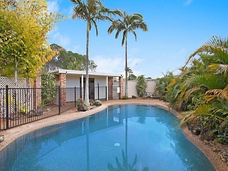 32 Pinon Close, Elanora QLD 4221