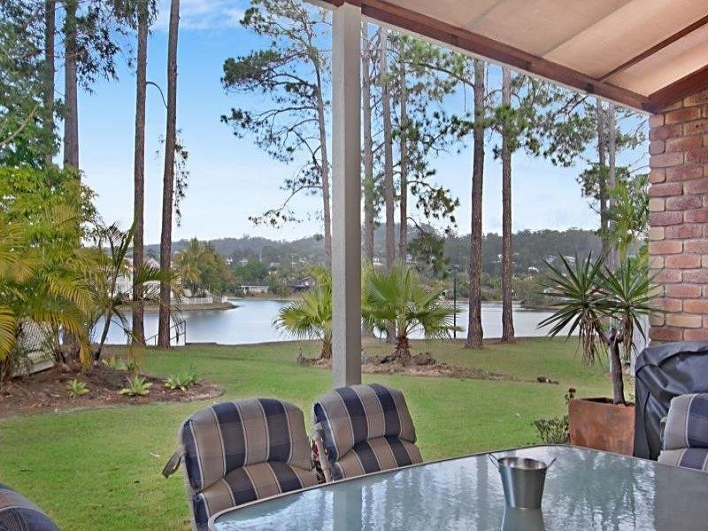 32 Pinon Close, Elanora QLD 4221