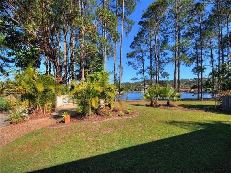 32 Pinon Close, Elanora QLD 4221
