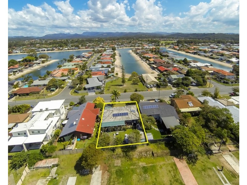 123 Townson Avenue, Palm Beach QLD 4221