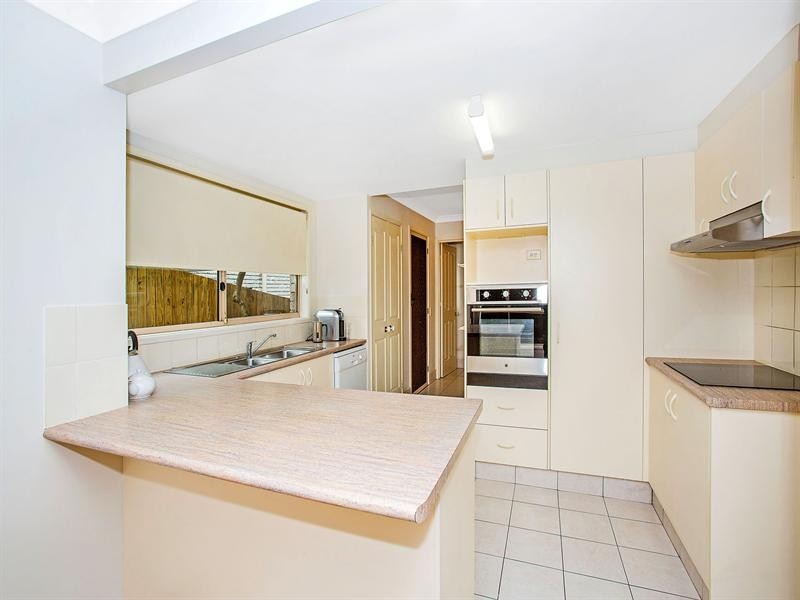 8 Hawaii Avenue, Palm Beach QLD 4221