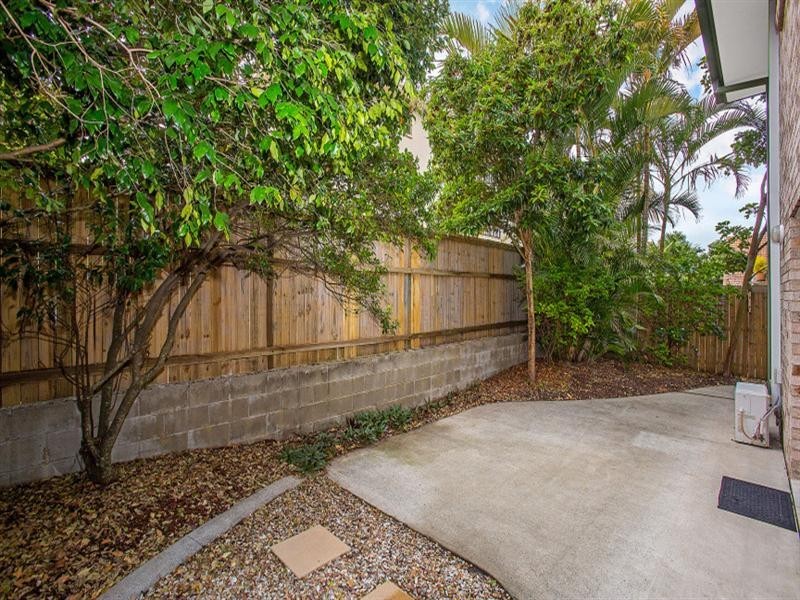 8 Hawaii Avenue, Palm Beach QLD 4221