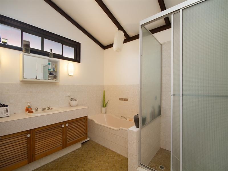 96 Mallawa Drive, Palm Beach QLD 4221