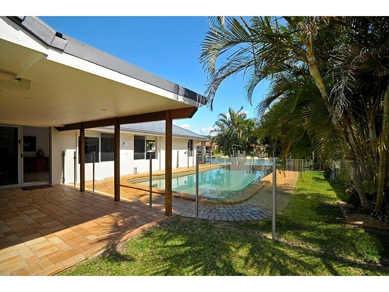 3 Mackerel Court, Palm Beach QLD 4221