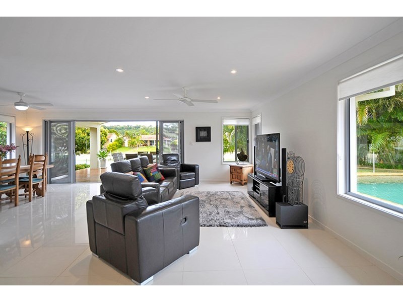 3 Mackerel Court, Palm Beach QLD 4221