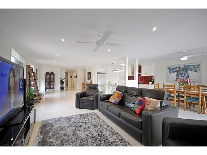 3 Mackerel Court, Palm Beach QLD 4221