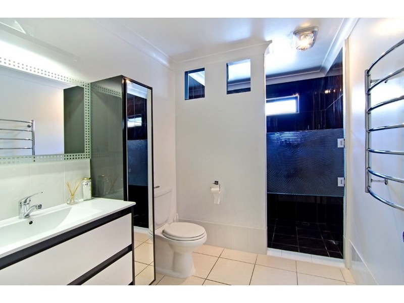 32 Illaroo Street, Palm Beach QLD 4221