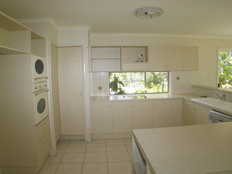 6 Earle Court, Tallai QLD 4213