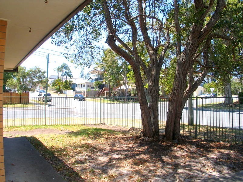 2/23A Twenty Third Avenue, Palm Beach QLD 4221
