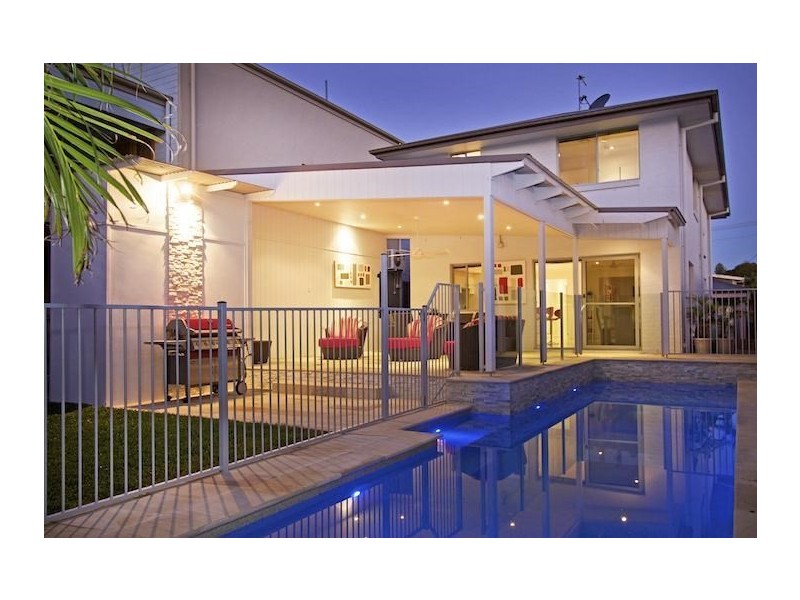 19 Twenty Seventh Avenue, Palm Beach QLD 4221