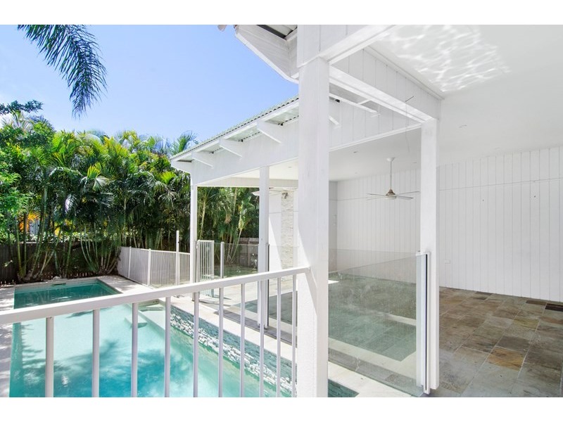 19 Twenty Seventh Avenue, Palm Beach QLD 4221