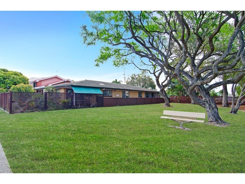 37 Eleventh Avenue, Palm Beach QLD 4221