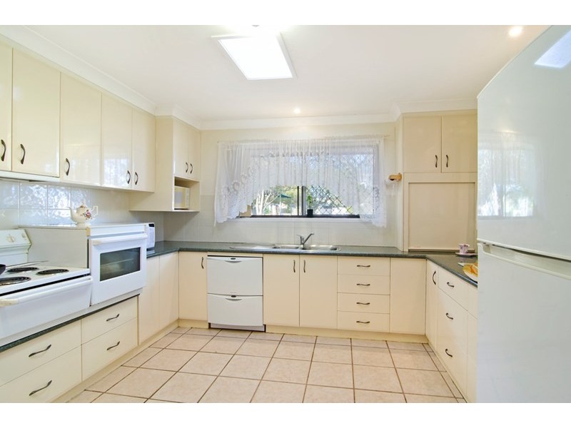 37 Eleventh Avenue, Palm Beach QLD 4221