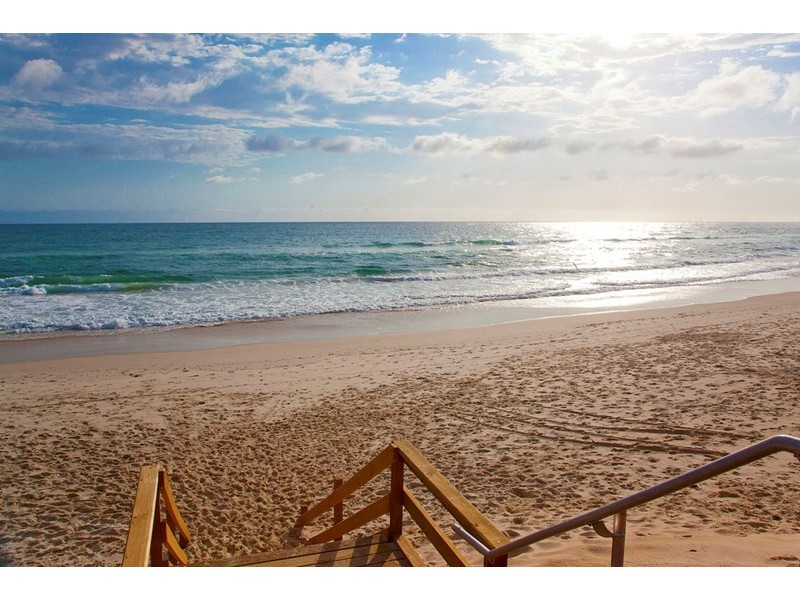 37 Eleventh Avenue, Palm Beach QLD 4221