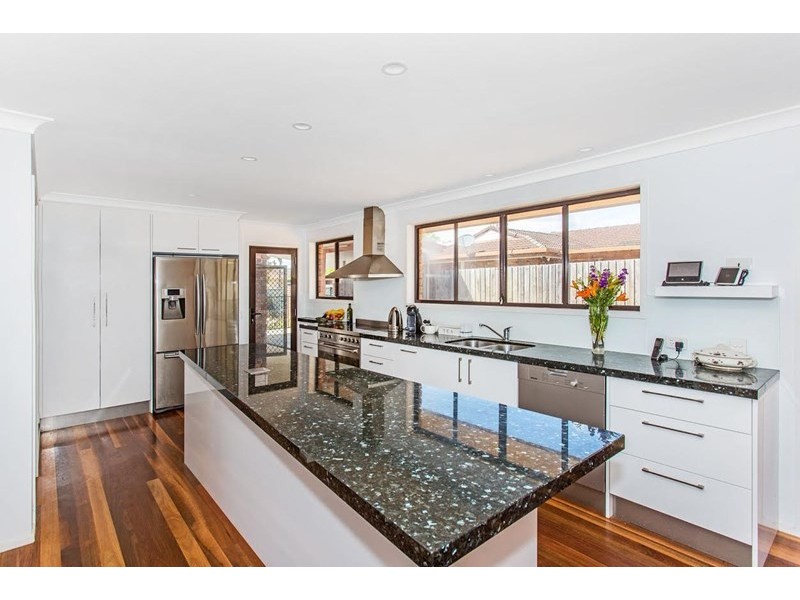 18 Holbrook Way, Elanora QLD 4221