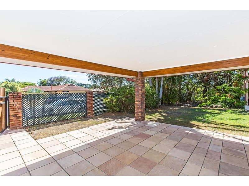 18 Holbrook Way, Elanora QLD 4221