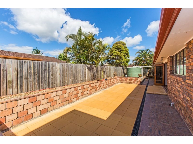 18 Holbrook Way, Elanora QLD 4221