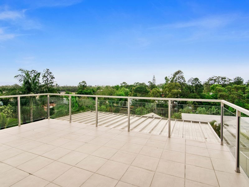 153B K P McGrath Drive, Elanora QLD 4221
