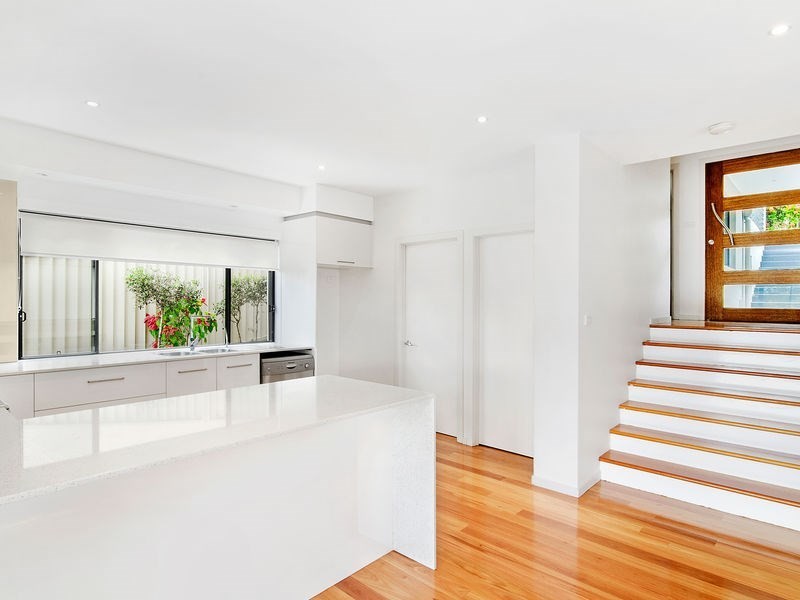153B K P McGrath Drive, Elanora QLD 4221