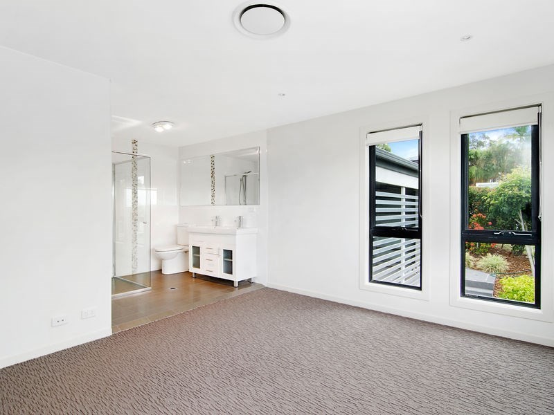 153B K P McGrath Drive, Elanora QLD 4221