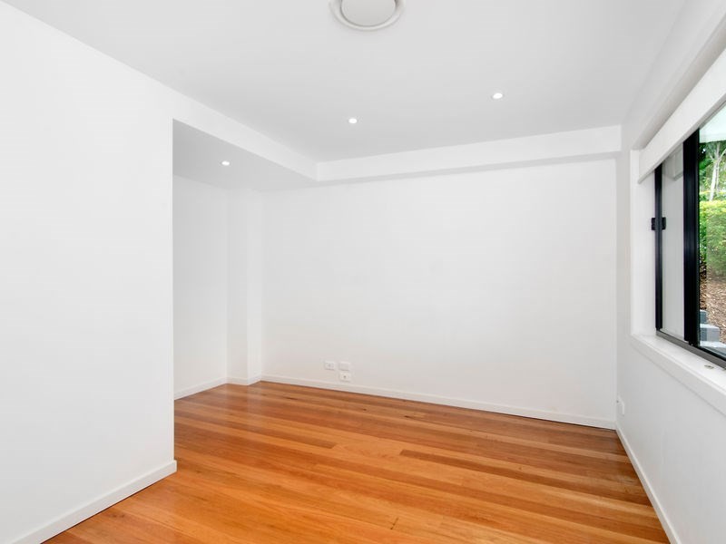 153B K P McGrath Drive, Elanora QLD 4221