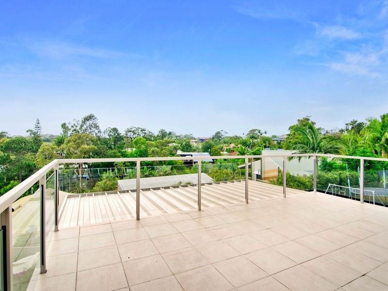 153B K P McGrath Drive, Elanora QLD 4221