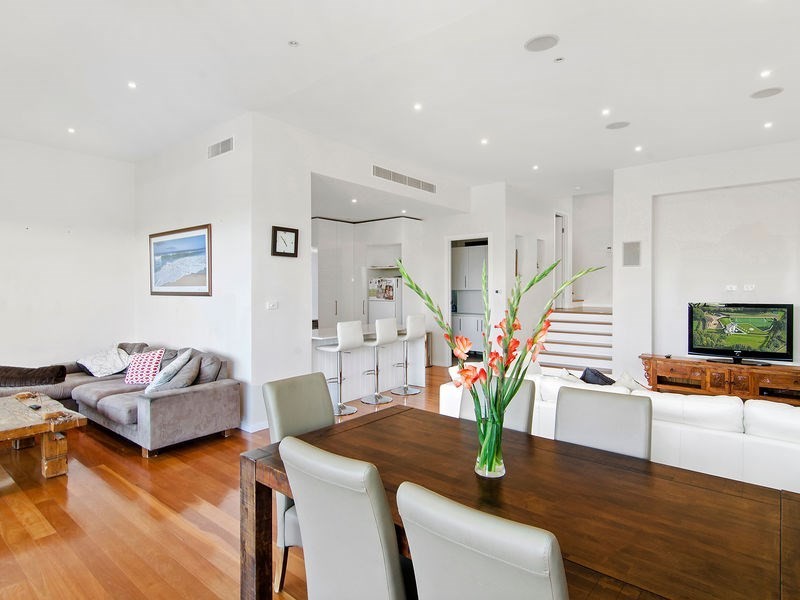 153a K P McGrath Drive, Elanora QLD 4221