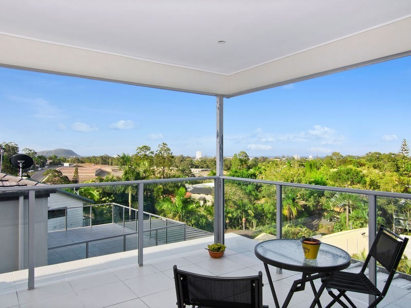 153a K P McGrath Drive, Elanora QLD 4221