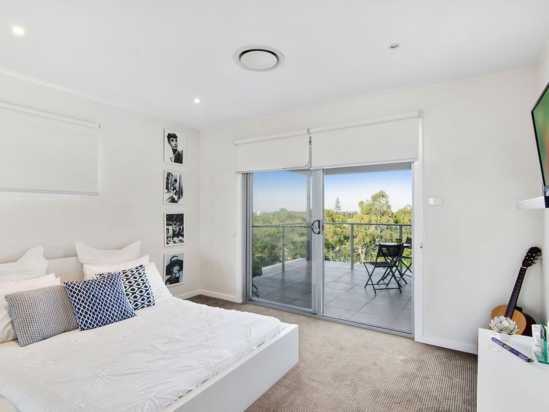 153a K P McGrath Drive, Elanora QLD 4221