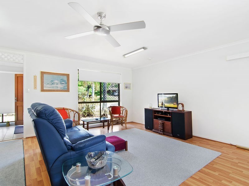 82 Saffron Street, Elanora QLD 4221