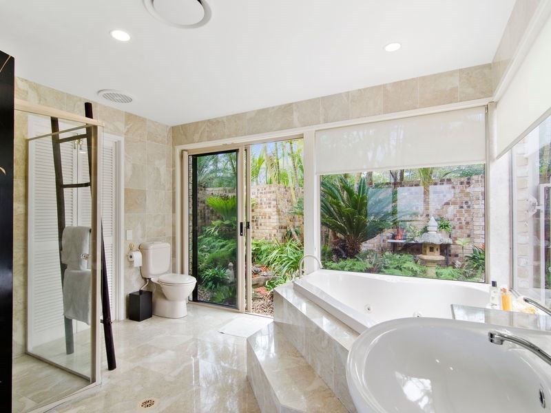 88 Doubleview Drive, Elanora QLD 4221