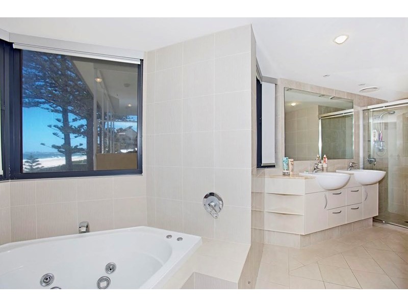2/1285 Gold Coast Highway, Palm Beach QLD 4221
