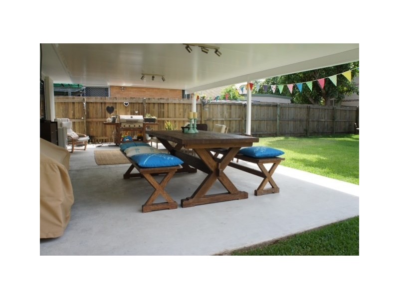 77 Leyte Avenue, Palm Beach QLD 4221