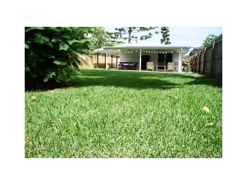 77 Leyte Avenue, Palm Beach QLD 4221