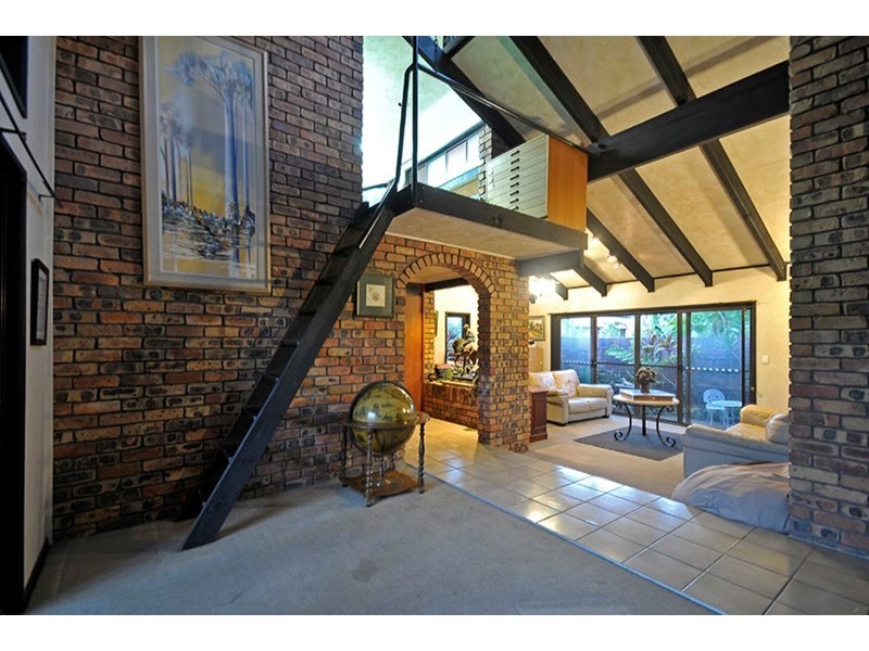 39 Kurrajong Court, Palm Beach QLD 4221