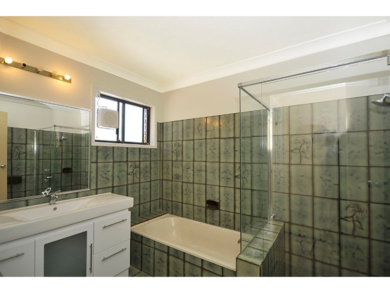 39 Kurrajong Court, Palm Beach QLD 4221