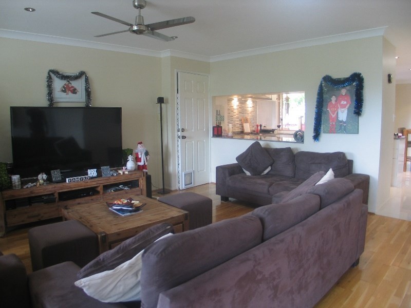 2 Bunbury Court, Elanora QLD 4221