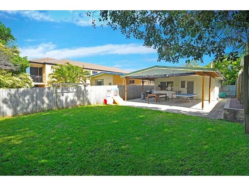 12 Ninth Avenue, Palm Beach QLD 4221