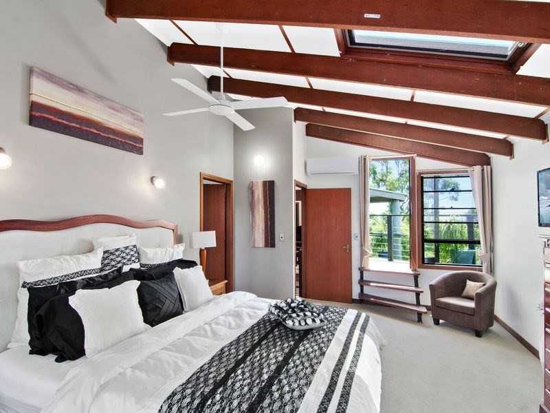 63 Doubleview Drive, Elanora QLD 4221