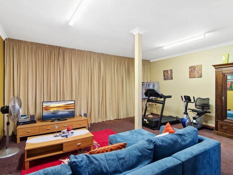 63 Doubleview Drive, Elanora QLD 4221