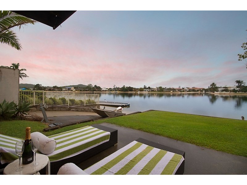 96 Mallawa Drive, Palm Beach QLD 4221