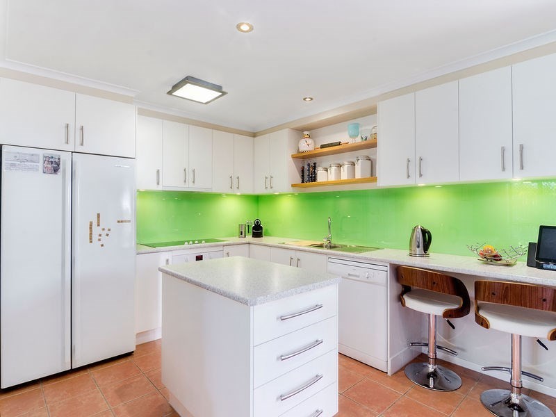 18 Waterdown Drive, Elanora QLD 4221