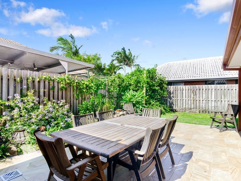 18 Waterdown Drive, Elanora QLD 4221
