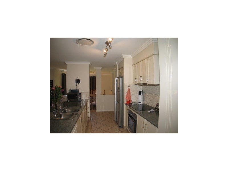 18 Breynia Court, Elanora QLD 4221