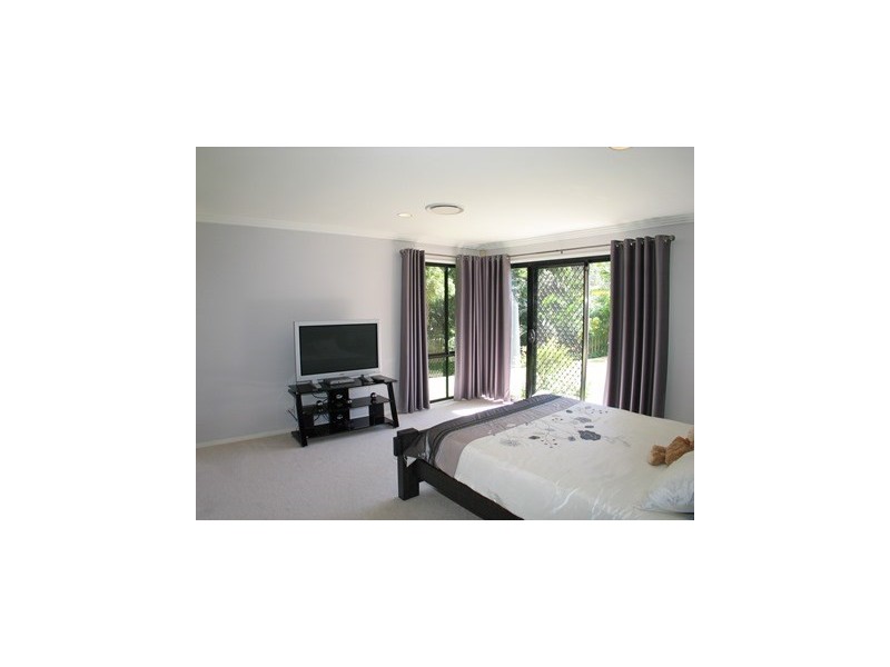 18 Breynia Court, Elanora QLD 4221