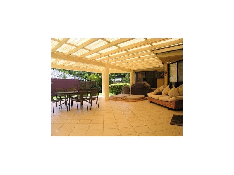 18 Breynia Court, Elanora QLD 4221