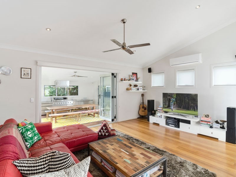 30 Townson Avenue, Palm Beach QLD 4221