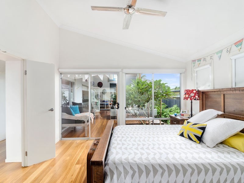 30 Townson Avenue, Palm Beach QLD 4221